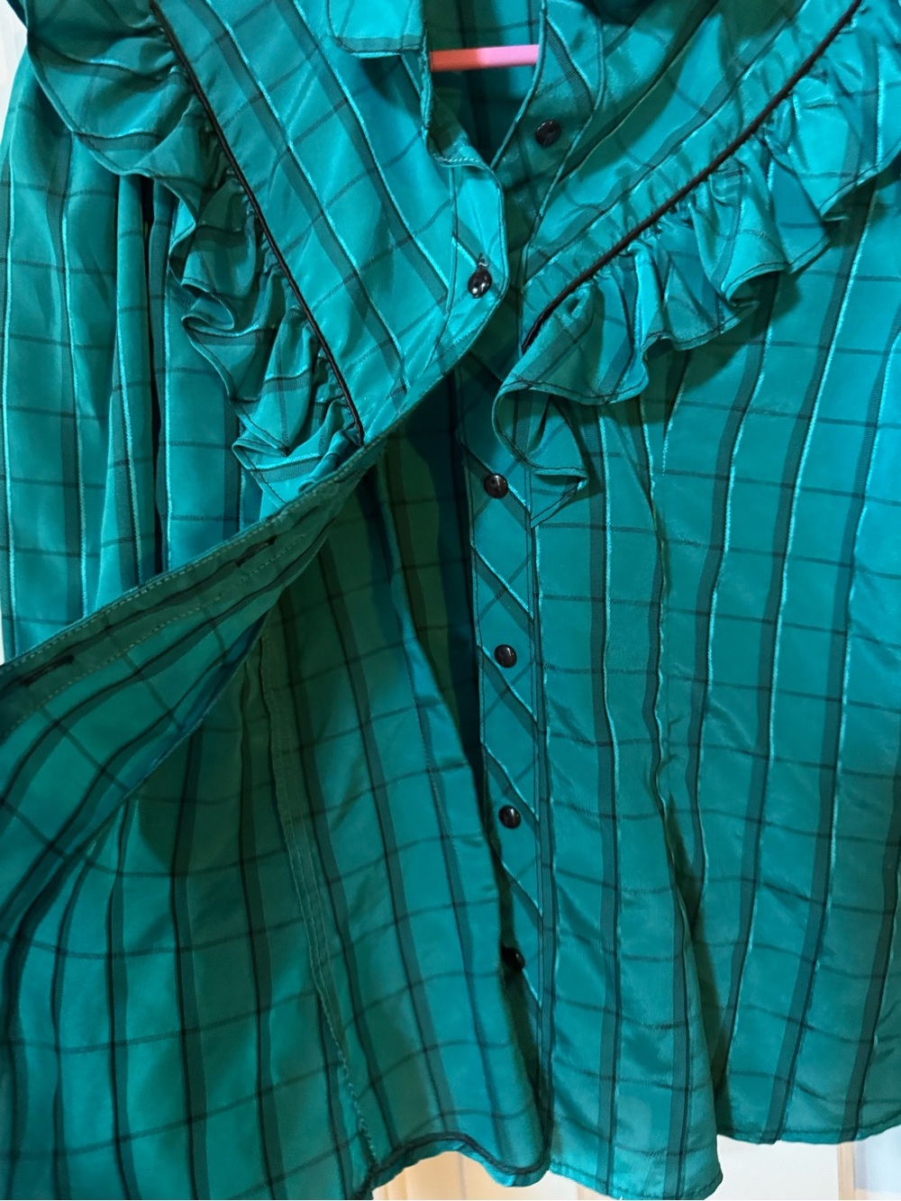 Circle T Emerald Green Ruffled Button-blouse - Picture 3 of 9